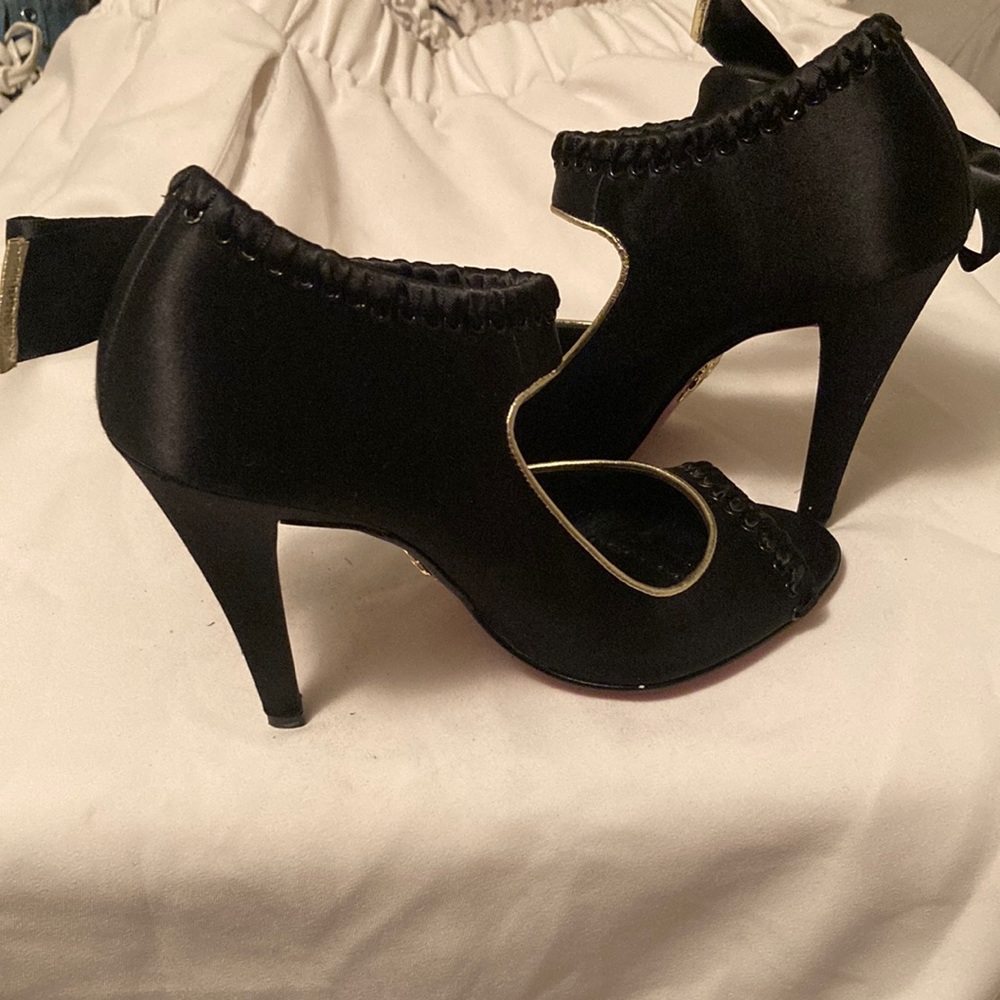 Betsey Johnson Women's Black Satin Platform Heels Stilettos Shoes Peep Toe - Picture 4 of 6